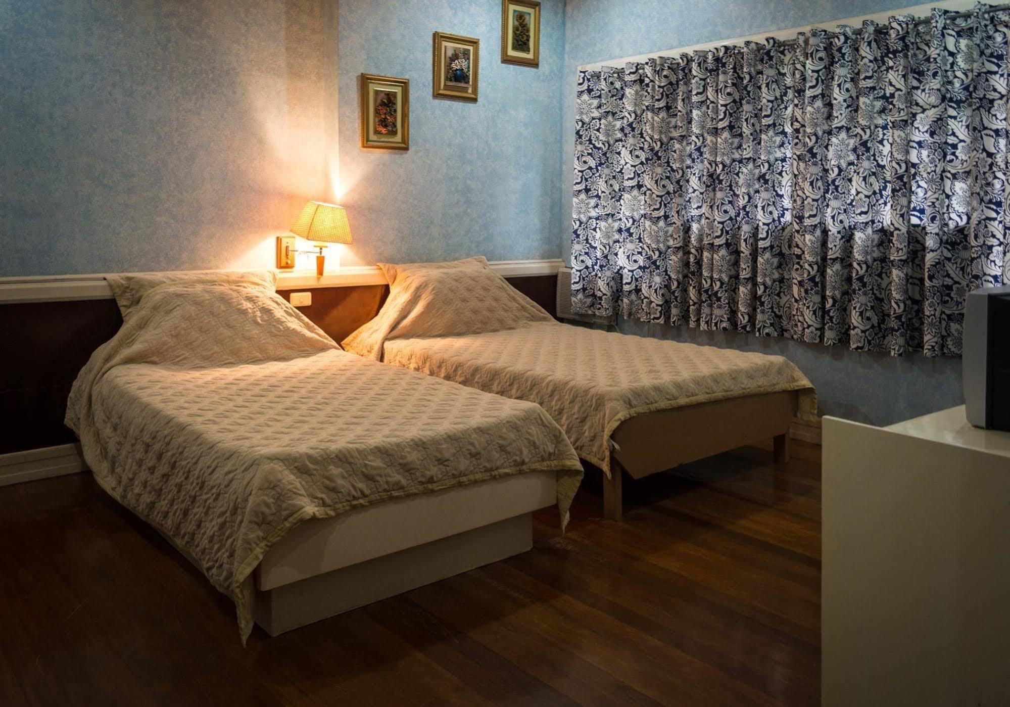 Stefanie Grace Paradise Inn Лобок Экстерьер фото