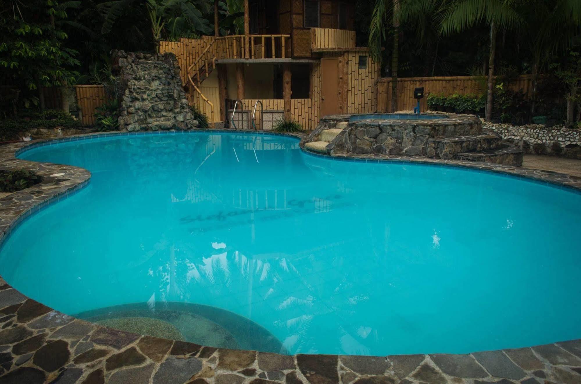 Stefanie Grace Paradise Inn Лобок Экстерьер фото